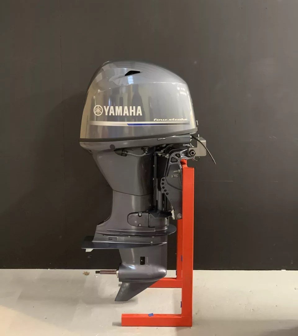 F50HT-scaled-2-jpg-960x1280-2gfg.jpg Yamaha 50HP EFI Highthrust outboard engine. - Image 1