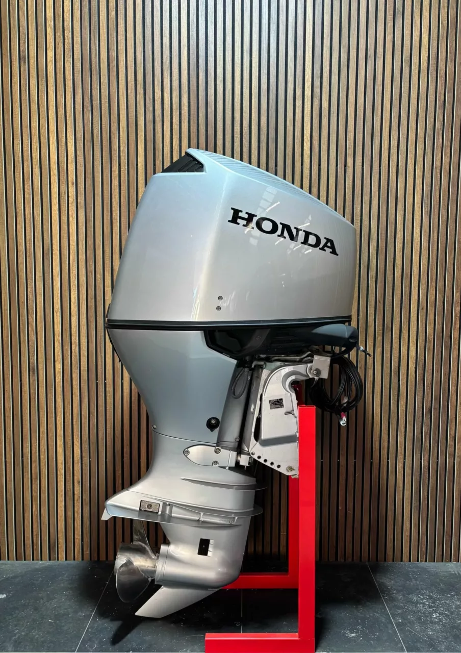 honda-bf150d-25-65764-904x1280-2.webp 2025 Honda BF150D outboard engine. - Image 1
