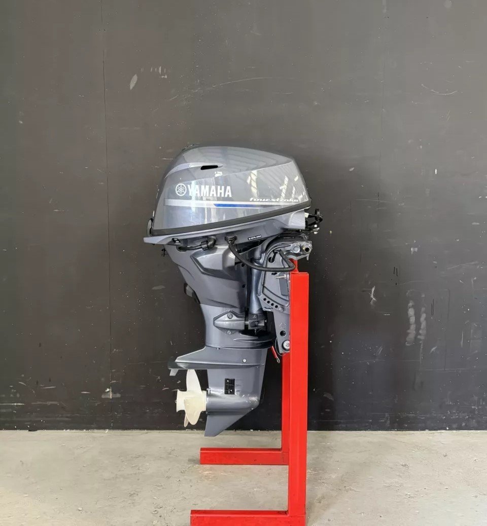 yamaha-f25gets-24-61556-960x1280-2fffff.jpg 2024 Yamaha F25GETS outboard engine. - Image 1